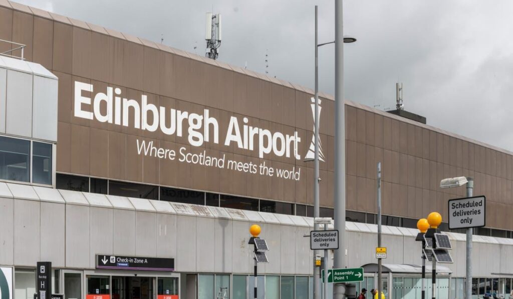 Família de Glasgow busca compensação após serem impedidos de embarcar devido a passaporte danificado por filho